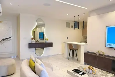 Image de Luxe 2br Safe Haven With Suspended Pool In Lekki Phase 1
