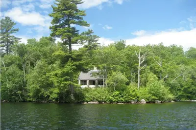 Image de Serene 5 bedroom cottage on Kezar Lake in Lovell perfect for family getaways.