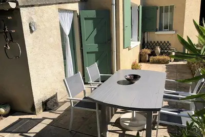 Image de Gite et jardin en Drôme Provençale, animaux de compagnie acceptés