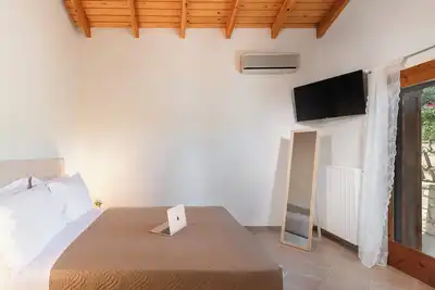 Image de Newly renovated 3 bedroom traditional cretan villa