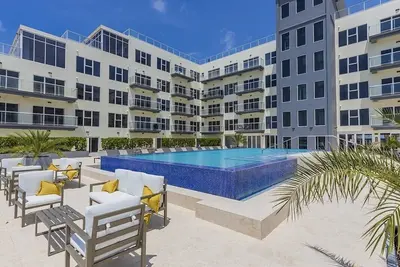 Image de Ocean View Luxury Condo in Downtown Aruba Harbour House Large Wraparound Balcony
