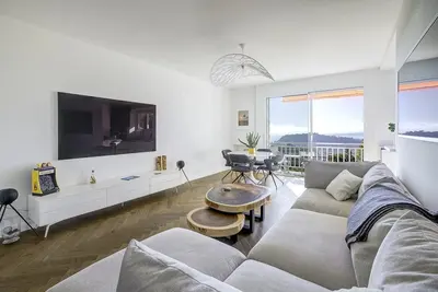 Image de Perfect 2-Bedroom Apartment with Ac, Sea View & Terrace in Charming Nice, Garage