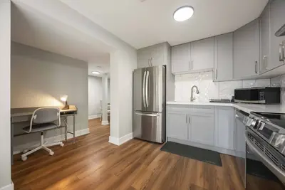 Image de Cozy 2bd Walkout Basement Suite Near Transit & Downtown Toronto