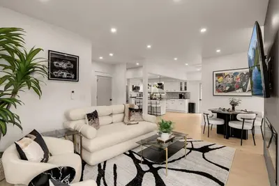 Image de Fremont Luxe Residences #2 | 2 Bedrooms, Sleeps 6