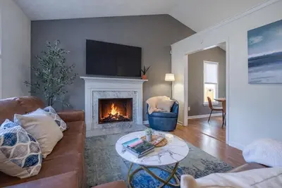 Image de Pet-Friendly • Sleeps 8 • Fast WiFi •Monthly Stays