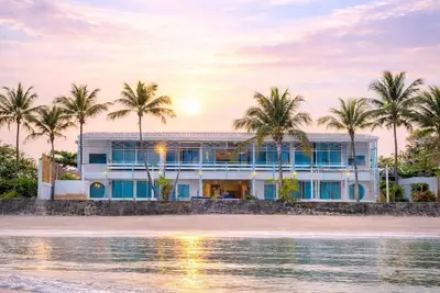 Image de Wander at Bayside 19 | Whole Beachfront Mansion (sleeps 28)