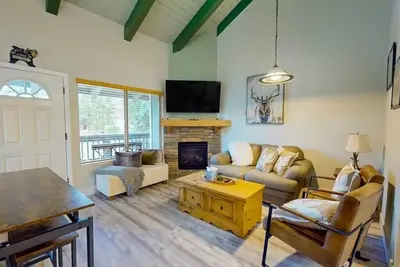 Image de Sweet Condo at Heavenly Stagecoach - Skiing/Biking/Tranquility