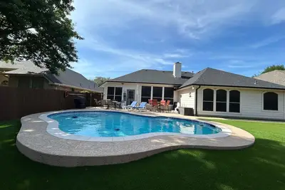 Image de 🏈 Cowboys Game Day Getaway Near At&T Stadium with Pool