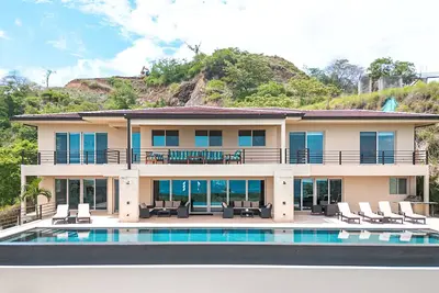 Image de Mar Vista 6br Villa | Pool & Panoramic Ocean Views - Casa Vista del Rey
