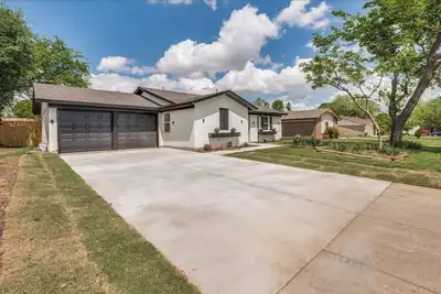 Image de Remodeled Family Retreat with Garage & Fenced Yard