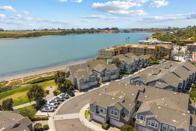 Image de Beachwood Retreat 30-Night Minimum