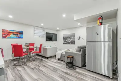 Image de Cozy Kensington Suite | Sleeps 6 | 1br + Sofa Bed