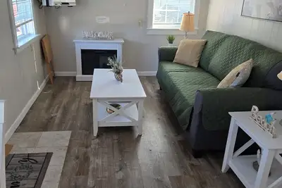 Image de Modern, Charming 1-bedroom cottage with ductless Ac in Dennisport