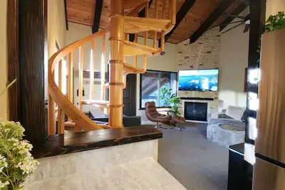 Image de Ski Slope Views, Walk to Stagecoach Lift, Modern Amenities at the Heavenly Perch