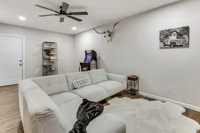 Image de Private Yard w/ Grill & Fire Pit! Mansfield Escape