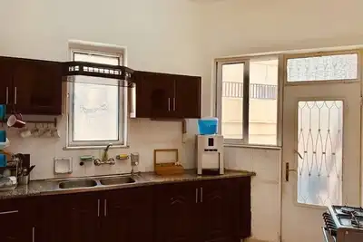 Image de Spacious 6-bedroom apartment in peaceful Amman with Ac