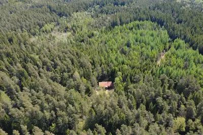 Image de Stuga Rödhak – Cozy Swedish Cottage in Secluded Forest Location in Småland