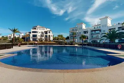 Image de Modern 2 Bed 2 Bath Apartment, Ac, Pool Views