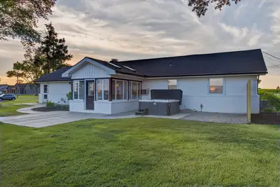 Image de Hot Tub Farm Home, Near Sight & Sound