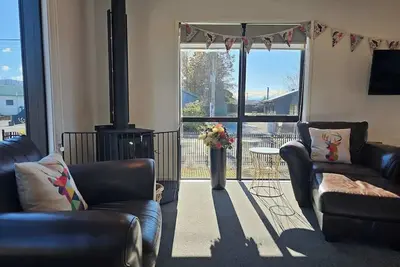 Image de New Build, Walk to Town, Fire, Sleeps 5, Wi-Fi