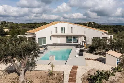 Image de Maison de vacances privée avec climatisation, piscine privée, Wifi, Tv, patio, vue panoramique
