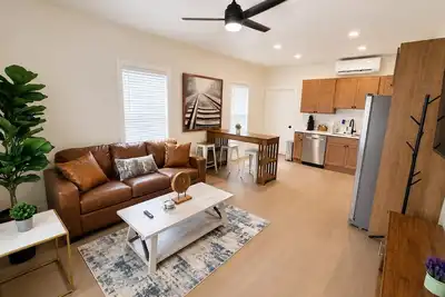 Image de Spurs & Serenity on 23rd st
