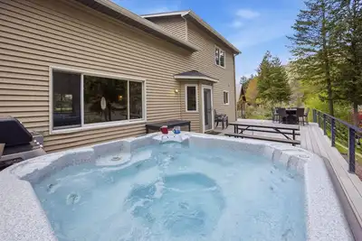 Image de Blackfoot Riverfront House with Hot Tub & Relaxing Views- Minutes to KettleHouse