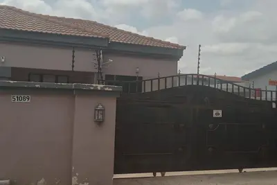 Image de Peaceful 2-bedroom bungalow with Ac in charming Gaborone
