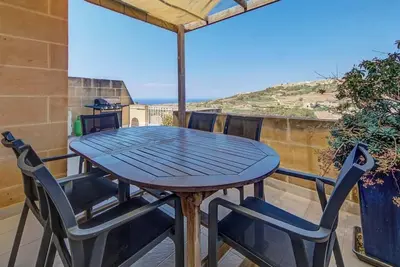 Image de Styling Gozo 3br home w/ Sharing Pool, Bbq & Patio