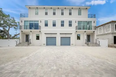 Image de Luxury 3 Br near Southside Village and steps to Siesta Key Beach