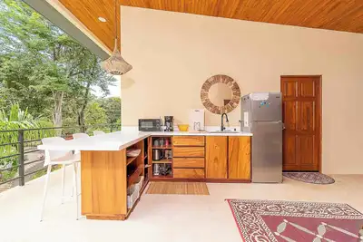 Image de Walk to beach, 2br/2ba, Apartment, pool, parking, outdoor kitchen
