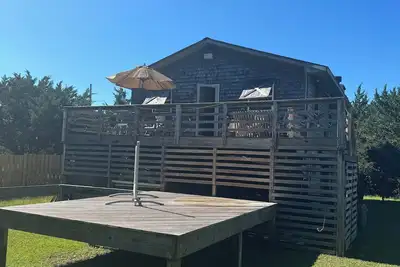 Image de Cozy, 3-Bedroom Bungalow just a short walk to beach and sound.