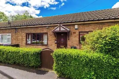 Image de Stylish 2-Bed Bungalow · Royal Oldham Hospital