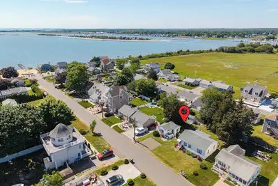 Image de New Twin Tides Retreat-steps to private beach. Two Homes, One Memorable Stay