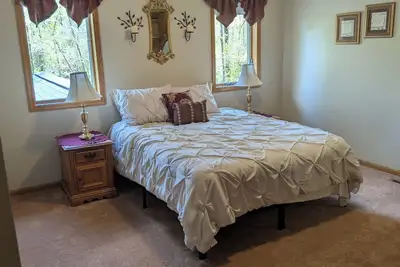 Image de Spacious 5-bedroom House with Outdoor Spaces, Sleeps 12+