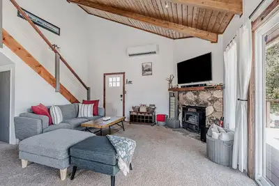 Image de Charming Yosemite 3br Cottage with Hot Tub & Stargazing