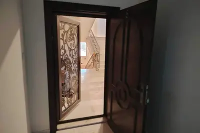 Image de a luxury apartment with an extravagent experience with the quiet neighbourhood