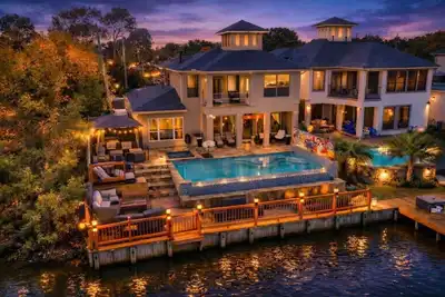 Image de Waterfront Getaway Heated Pool+Jacuzzi & Game Room