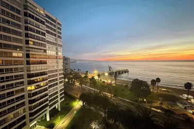 Image de Beachfront Apartment w/ Ocean Views & Free Parking