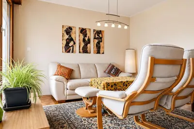 Image de A Scent of Africa - a comfortable apartment in charming Dragomer