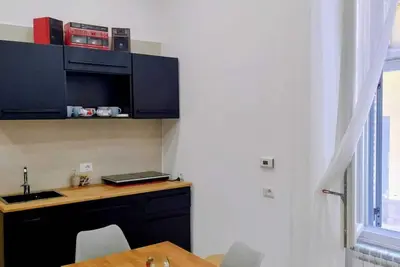 Image de Chiaja Corner, In Living Room Of Naples, Between Tradition, Metro And Waterfront