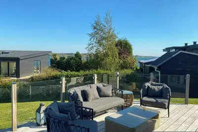 Image de Maison de vacances récemment construite avec vue sur la mer