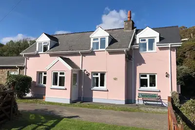 Image de Quietly situated cottage close to beach and Coast Path