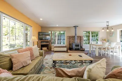 Image de Stella - Cute, S. Sunriver - Hot Tub, Neighborhood Boat Launch