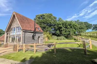 Image de Quirky East Sussex country escape, nestled on a working sheep farm.