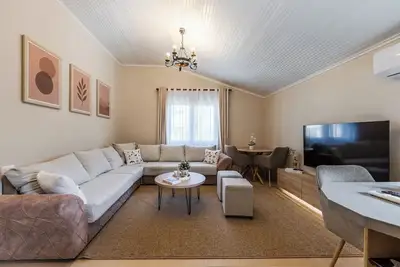 Image de Loen Spacious Seaside Apartment 3br Free Parking by PikHost