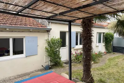 Image de Maison de charme face à l'Atlantique, jardin et pergola à 2 min des plages
