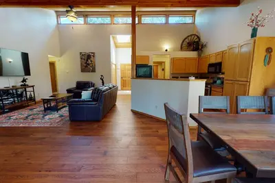 Image de Sunriver Retreat with Access to Exclusive Golf