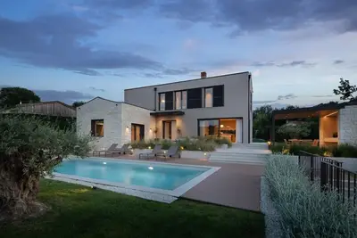 Image de Villa Nija - Elegant Villa with private pool surrounded by peaceful Istrian nature.