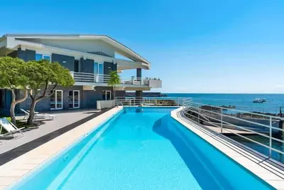 Image de Luxury Coastal Villa With Private Pool